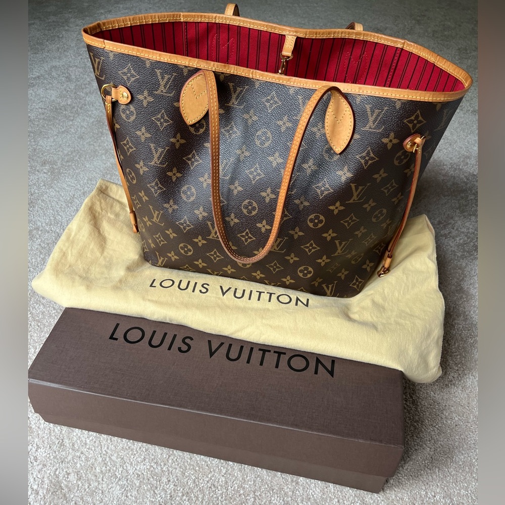 Louis Vuitton Neverfull MM Monogram Canvas Tote Bag Brown/Red